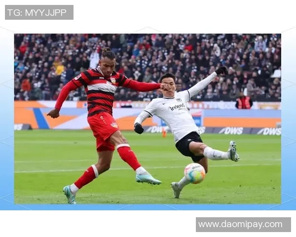 德甲精彩对决AC米兰凭借点球战胜曼联全场沸腾瞬间回顾