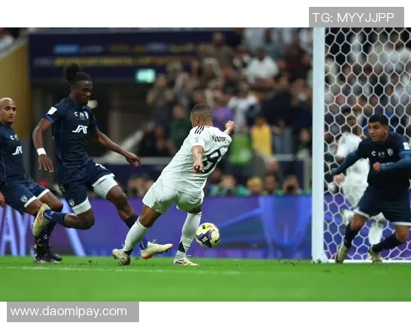 西甲精彩对决皇马主场大胜莱比锡球星帽子戏法点燃激情与转会传闻